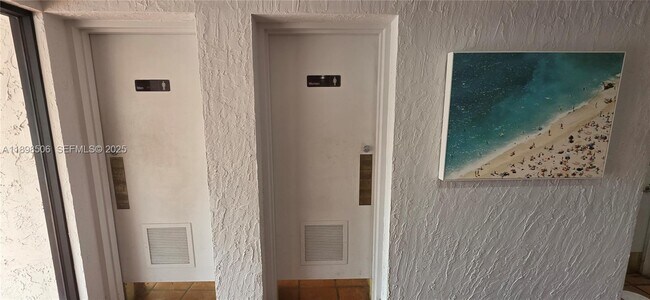 Building Photo - 1650 NE 115th St