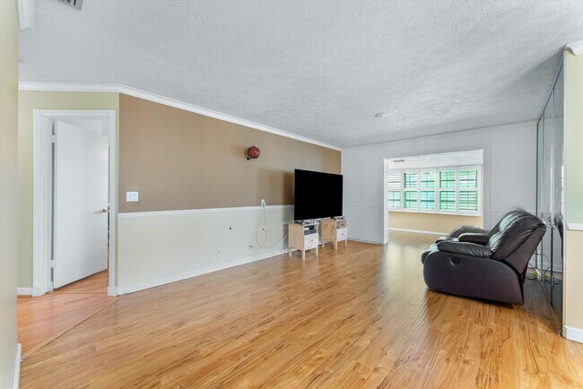 Building Photo - 8000 Lagos De Campo Blvd