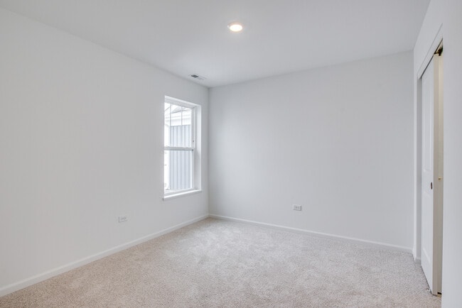 Building Photo - 15139 S Hepworth Ct