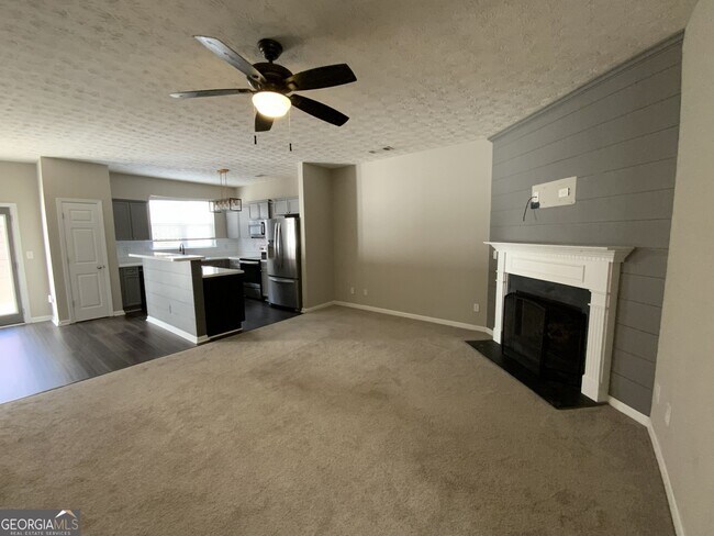 Building Photo - 4905 Vireo Dr