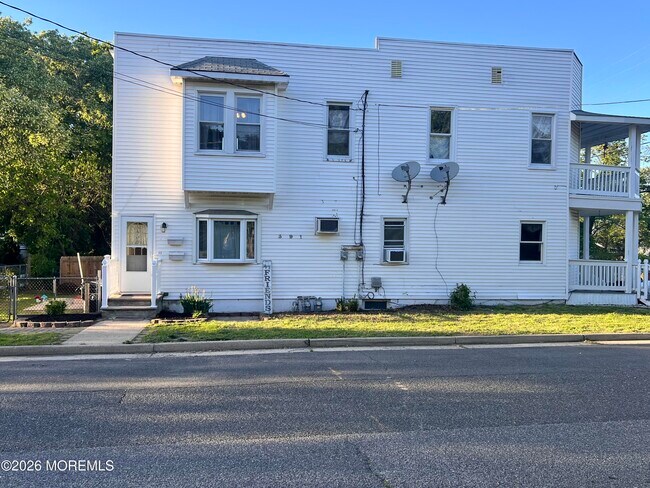 Building Photo - 391 Monmouth Ave