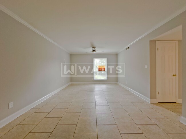 Building Photo - 2-Bedroom Condo - Foxcroft Condos in Homewood.