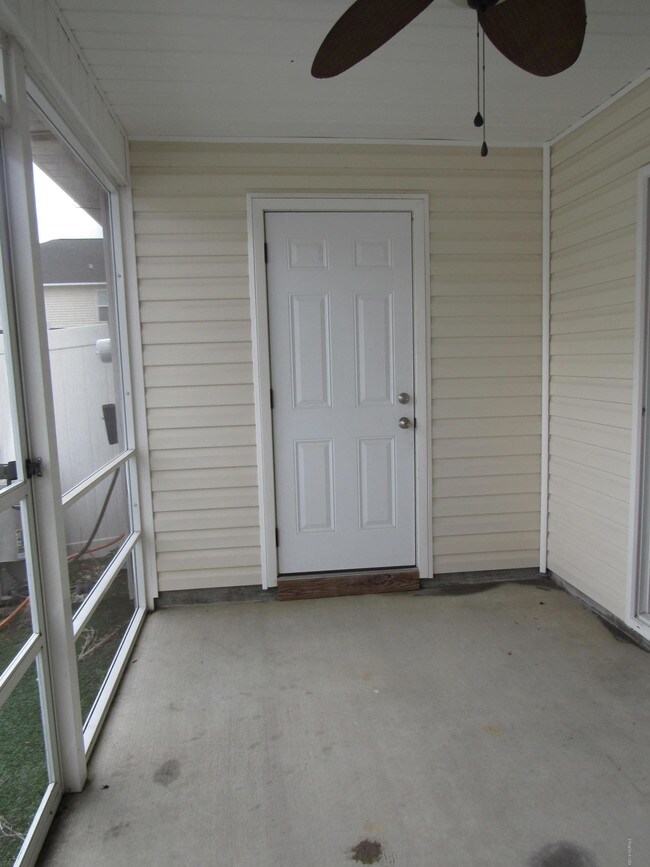 Building Photo - 216 Glen Cannon Drive