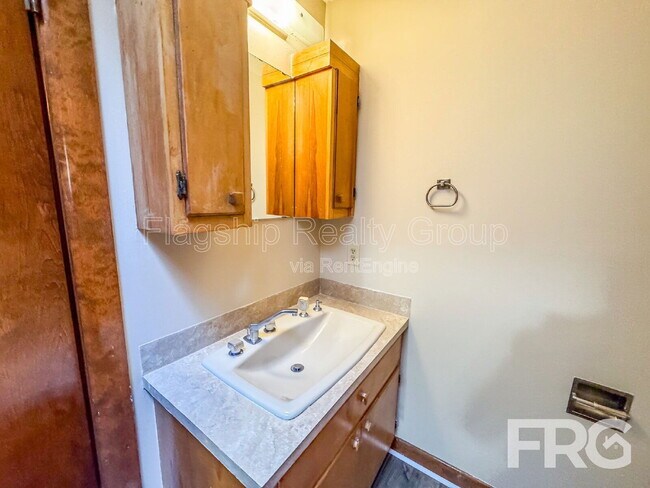 Building Photo - 1228 Forest Acres Dr