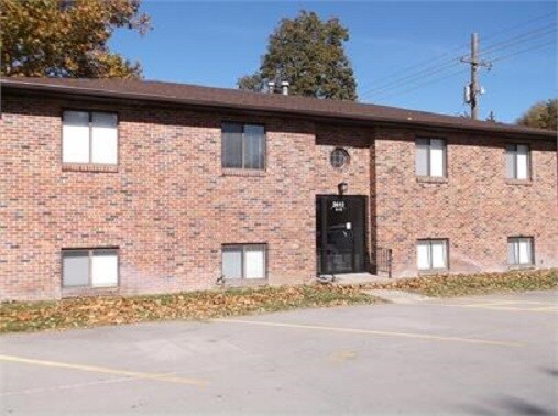 Building Photo - 2608 N Webb Rd