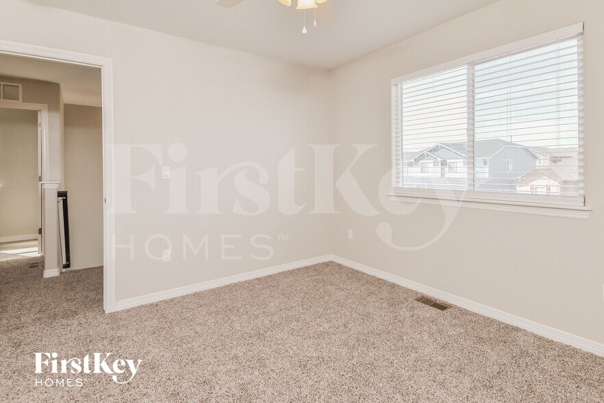 Building Photo - 10255 Hidden Pk Wy