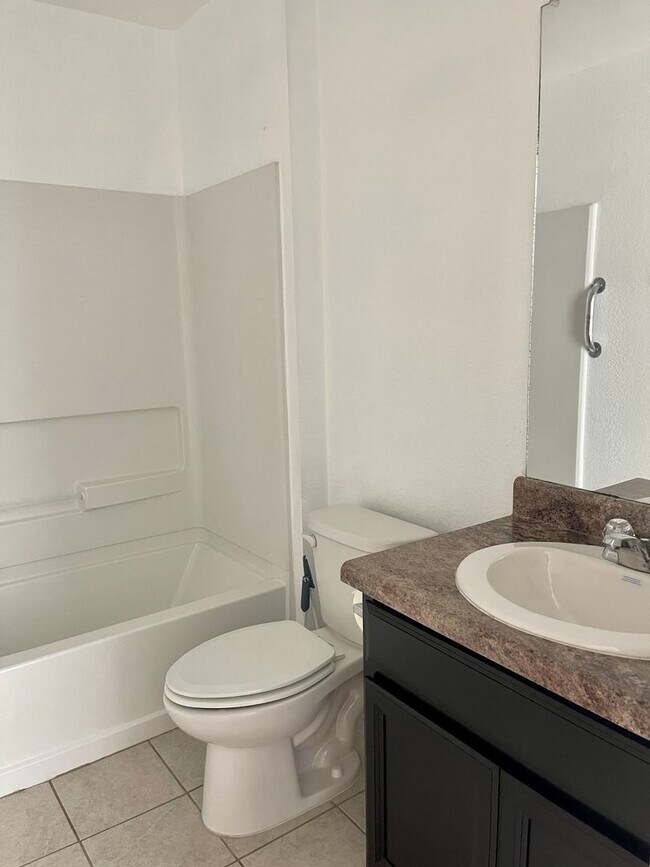 Building Photo - 1600 Nolte Farms Dr