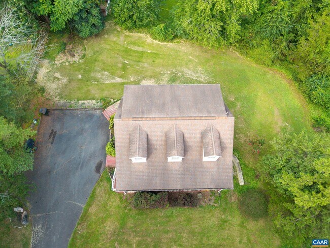 Building Photo - 497 Sunset Dr