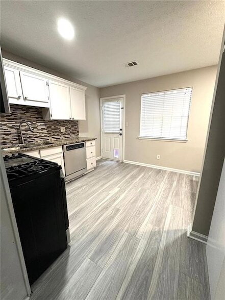 Building Photo - 6372 Wedgeview Dr