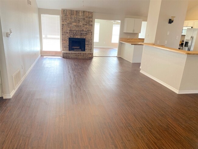 Building Photo - 2414 Woven Wood Ln