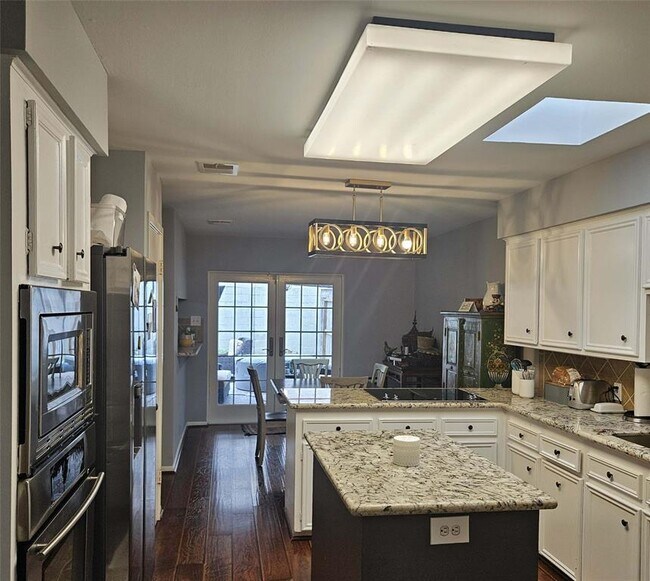 Building Photo - 15622 Whitewater Ln