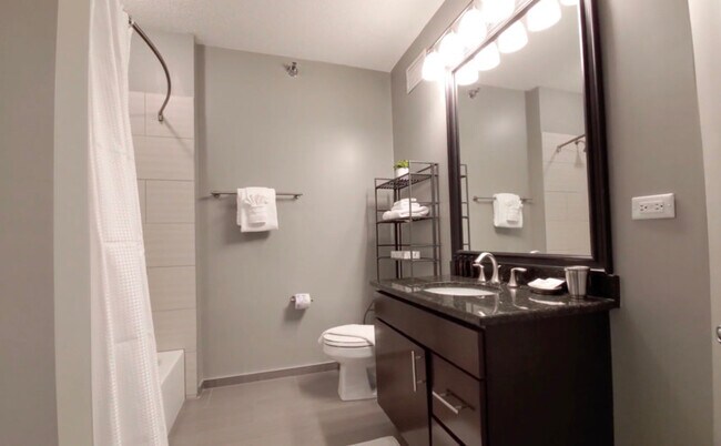 Building Photo - 245 E Ohio St