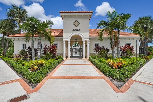 Building Photo - 4644 Cadiz Cir