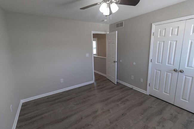 Building Photo - 1401-1403 Bodie Dr
