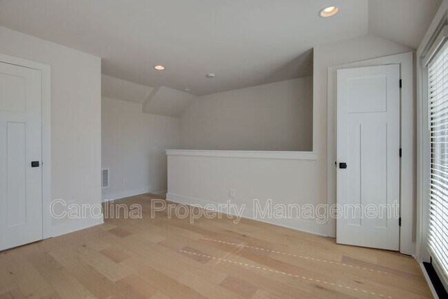 Building Photo - 5045 York Park Ln