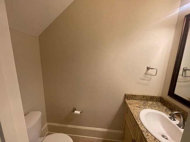 Building Photo - A Great Place To Call Home!