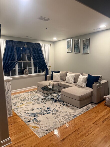 Building Photo - 278 Windmill Ct