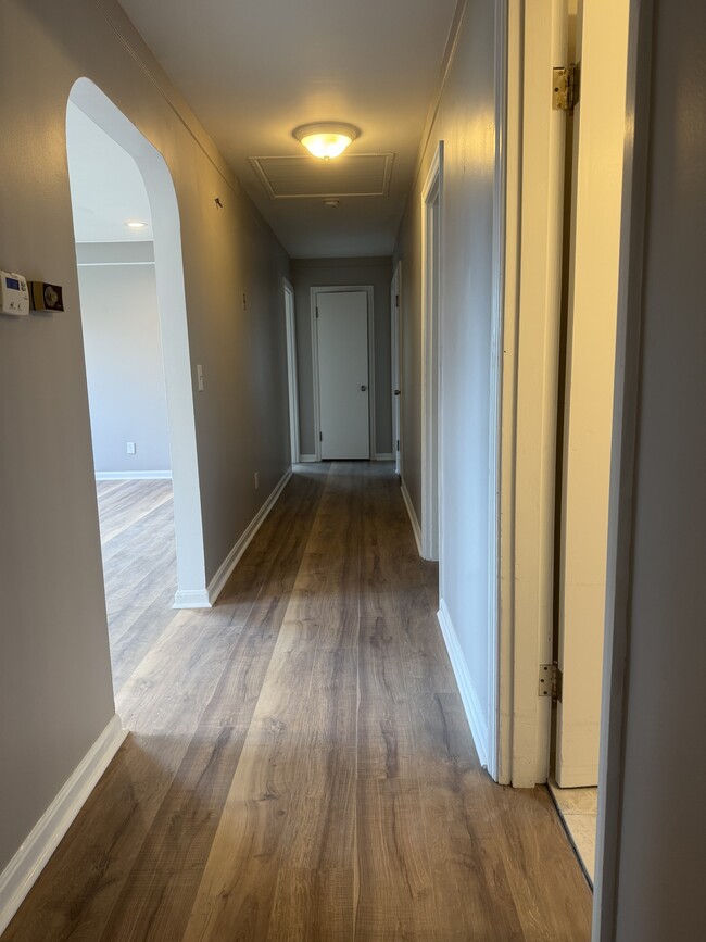 Building Photo - 9515 Railroad Ave