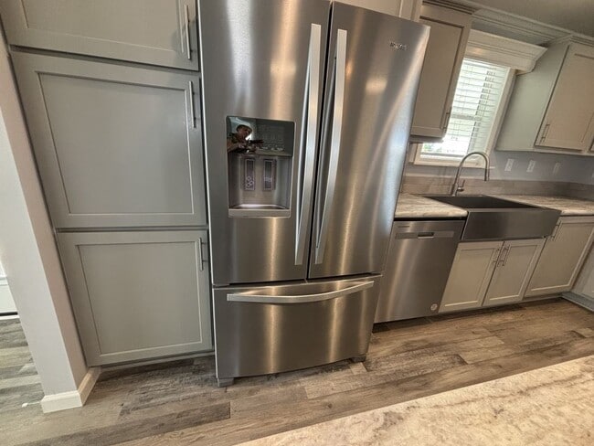 Building Photo - 937 W Questa Ave