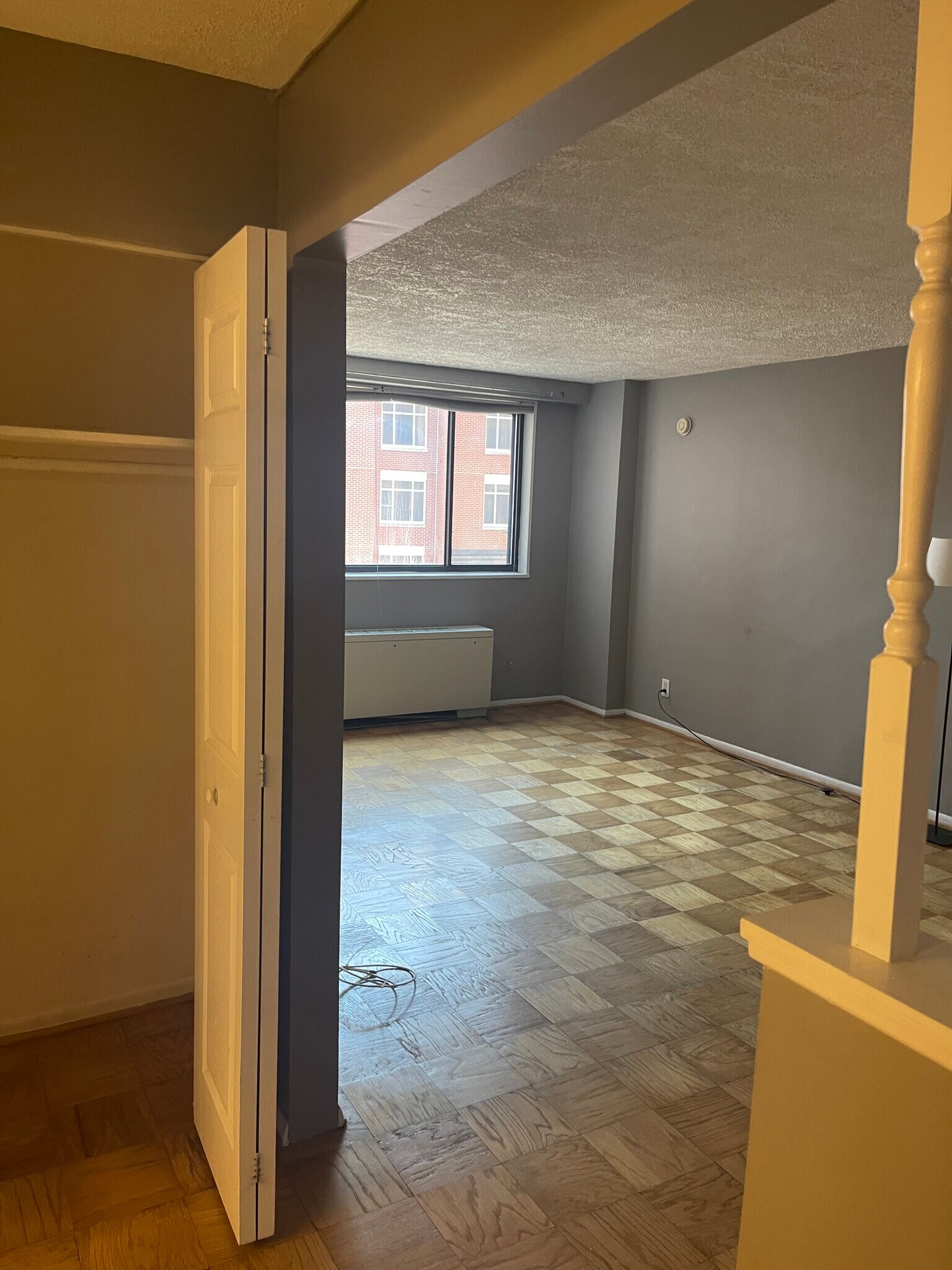 Foyer Area Leading to Main Living Space - 1420 N St NW