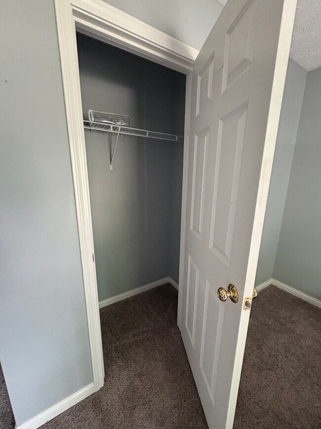 Building Photo - 3 Bd 2 Ba with 2 car garage in West Lafayette