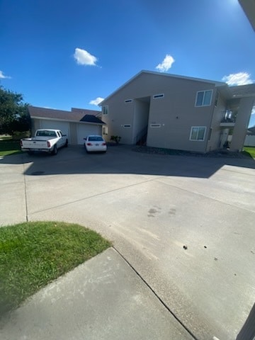 Building Photo - 712 Oakmont Rd