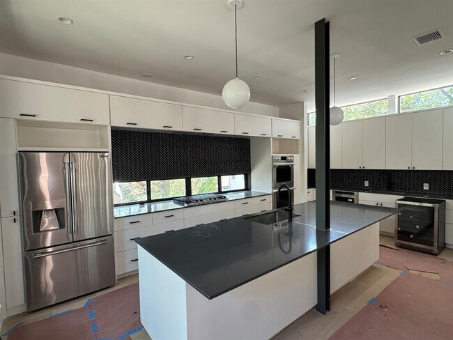 Building Photo - 1603 Chelsea Ln