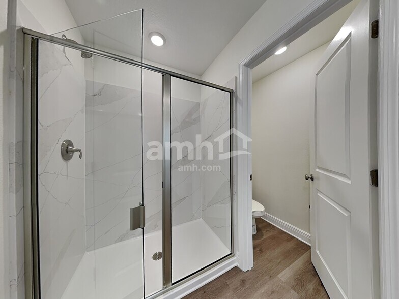 Building Photo - 5945 Sycamore Pl St