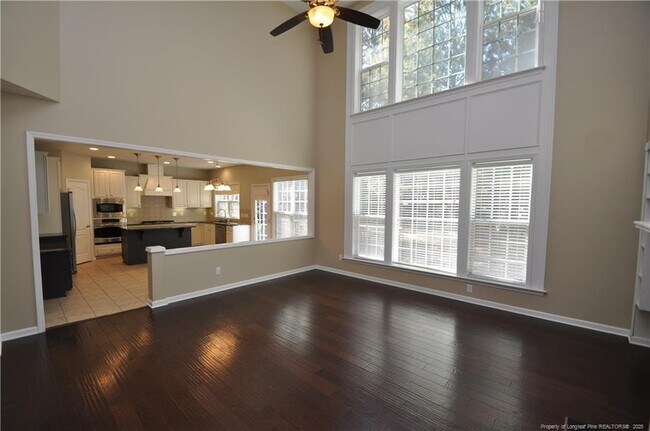Building Photo - 300 Sutton Glen Dr