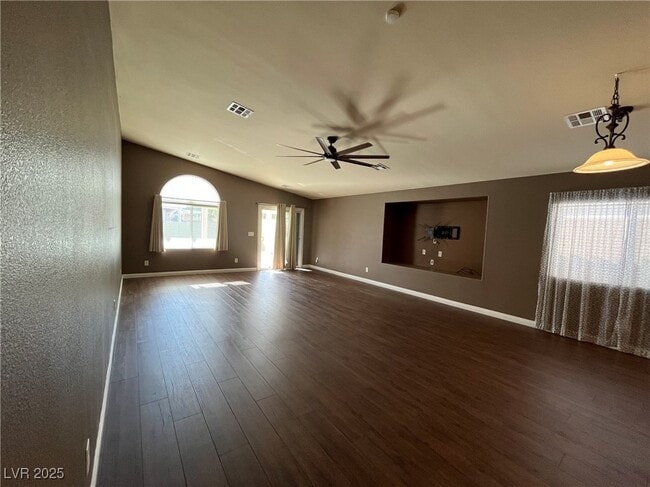 Building Photo - 5721 Bullhead St