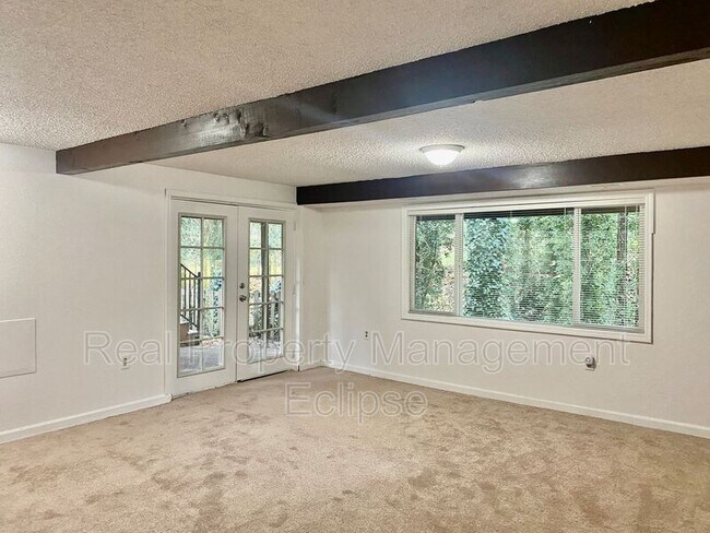 Building Photo - 18559 58th Ave NE