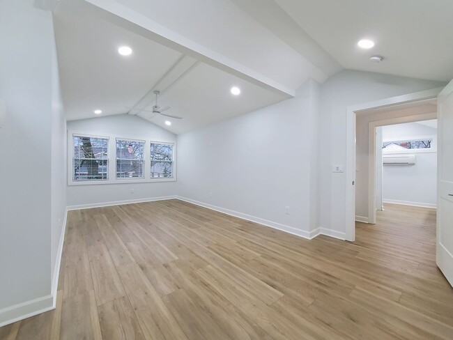 Building Photo - Minutes from Downtown Greenville in a Beau...