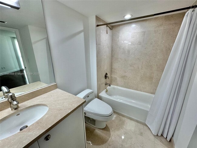 Building Photo - 16500 Collins Ave