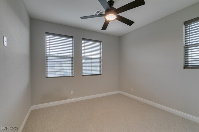 Building Photo - 2566 Speyburn Ave