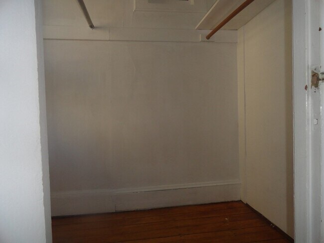 Building Photo - 455 Main St