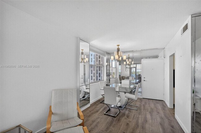 Building Photo - 7441 Wayne Ave