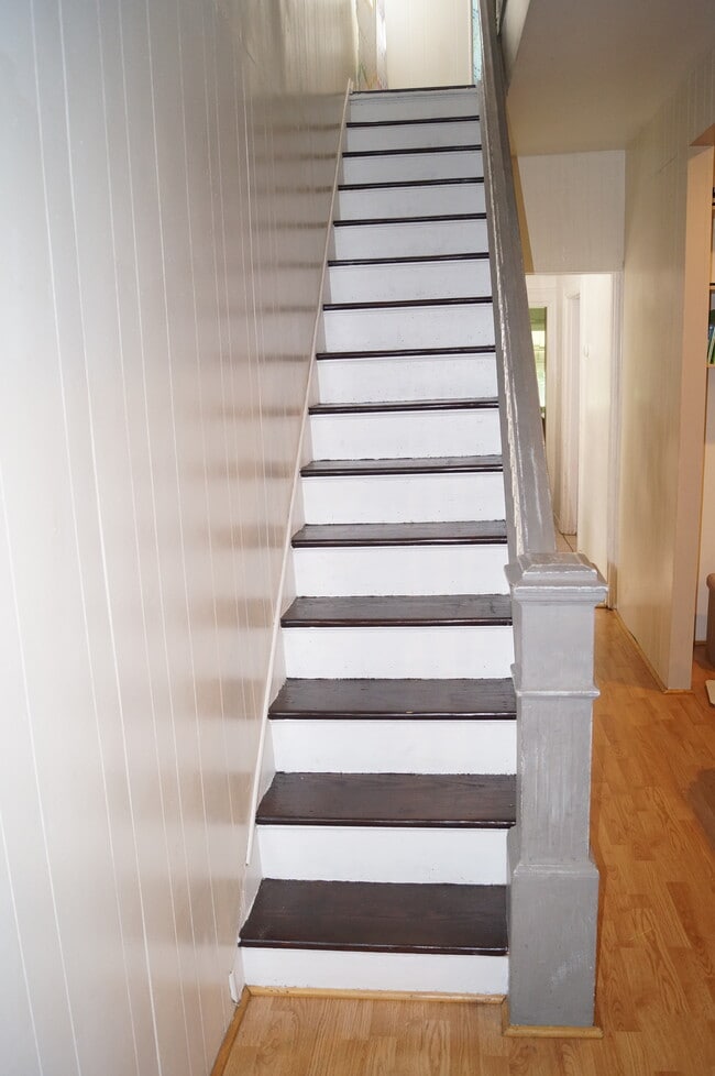 1st Staircase - 4234 Lydia St