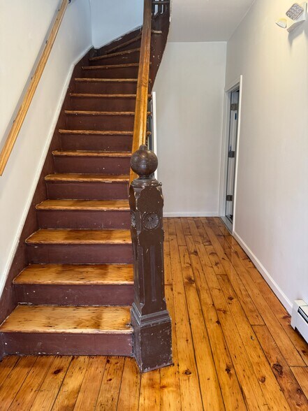 Hallway - 23 Babcock St