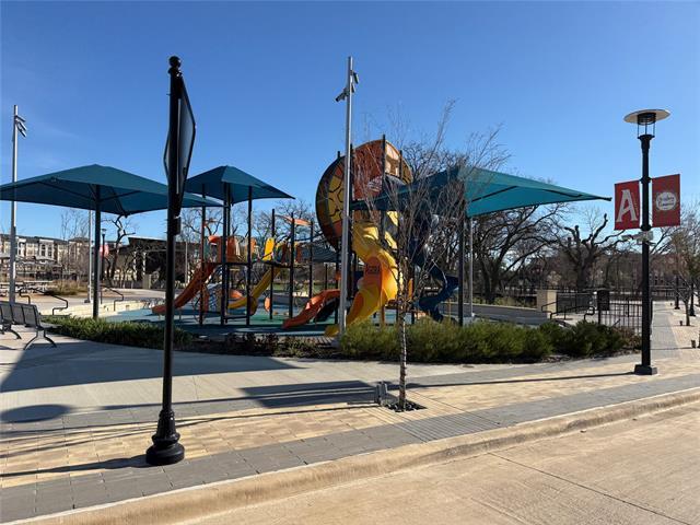 Building Photo - 3124 Bennett Dr