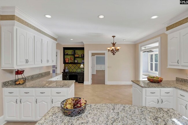 Building Photo - Stunning 5 Bedroom 3 Full Bath and 2 Half ...