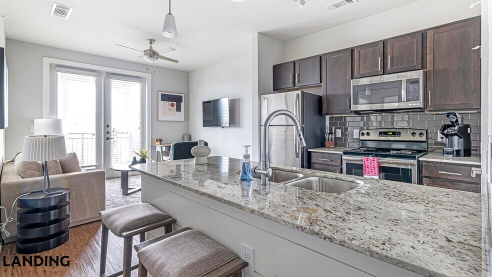 Building Photo - 4300 Cromwell Dr