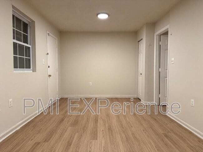 Building Photo - 709 St Michaels Dr