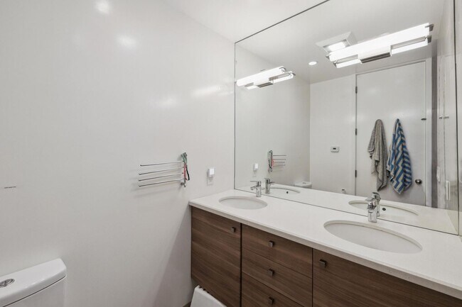 Building Photo - OPEN HOUSE: Saturday (6/20) 4:30pm-5:00pm. Stunning 3-Level Single Family Home with Modern Touche...