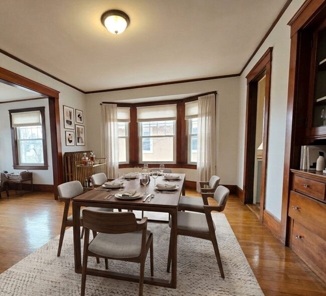 Building Photo - 19 Rowe St