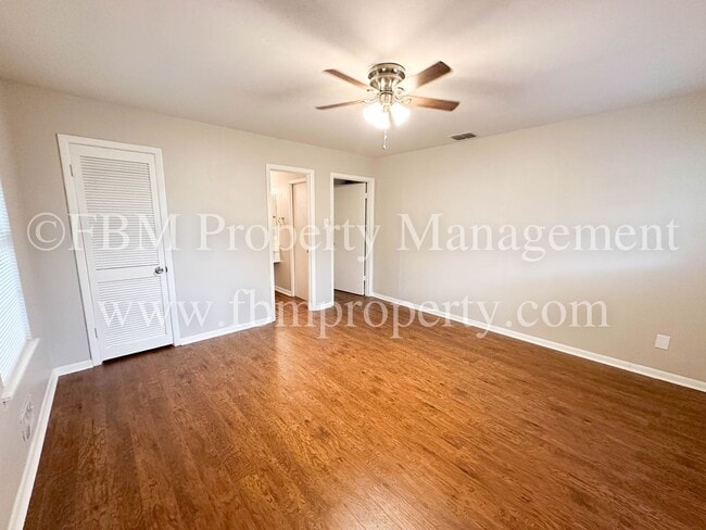 Building Photo - 1608 Hill Ln