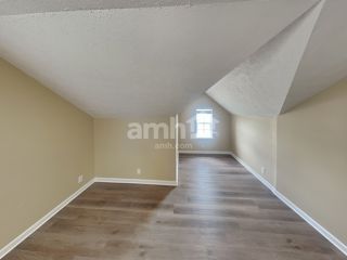Building Photo - 8825 Cressent Glen Ct