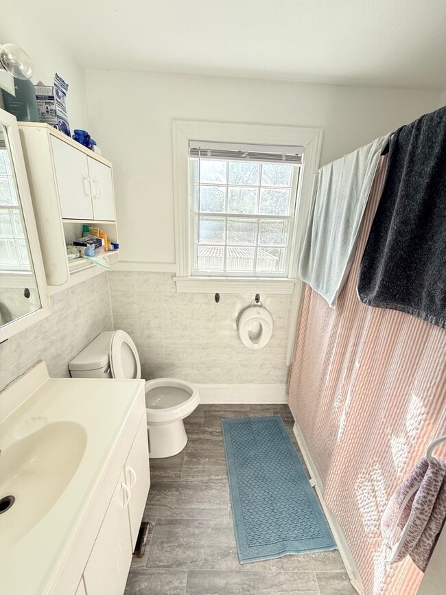 Building Photo - 2BR Normaltown Home