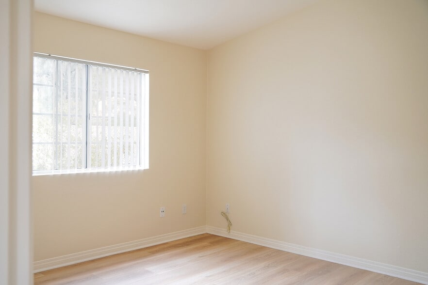 Building Photo - 17161 Alva Rd