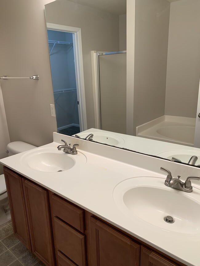 Master Bathroom - 307 Caldwell Loop