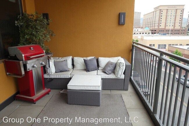 Building Photo - 3 br, 2.5 bath House - 611 S. 8th St. #402